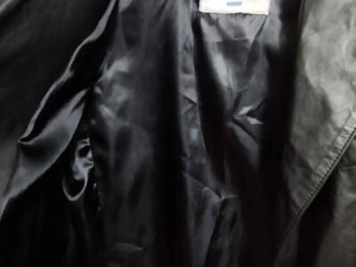 Blazer confeccionado en cuero original ,talle m . 50 CM de hombro a hombro . Se retira por Balvanera, cerca de la estación Venezuela de la línea H. CABA.